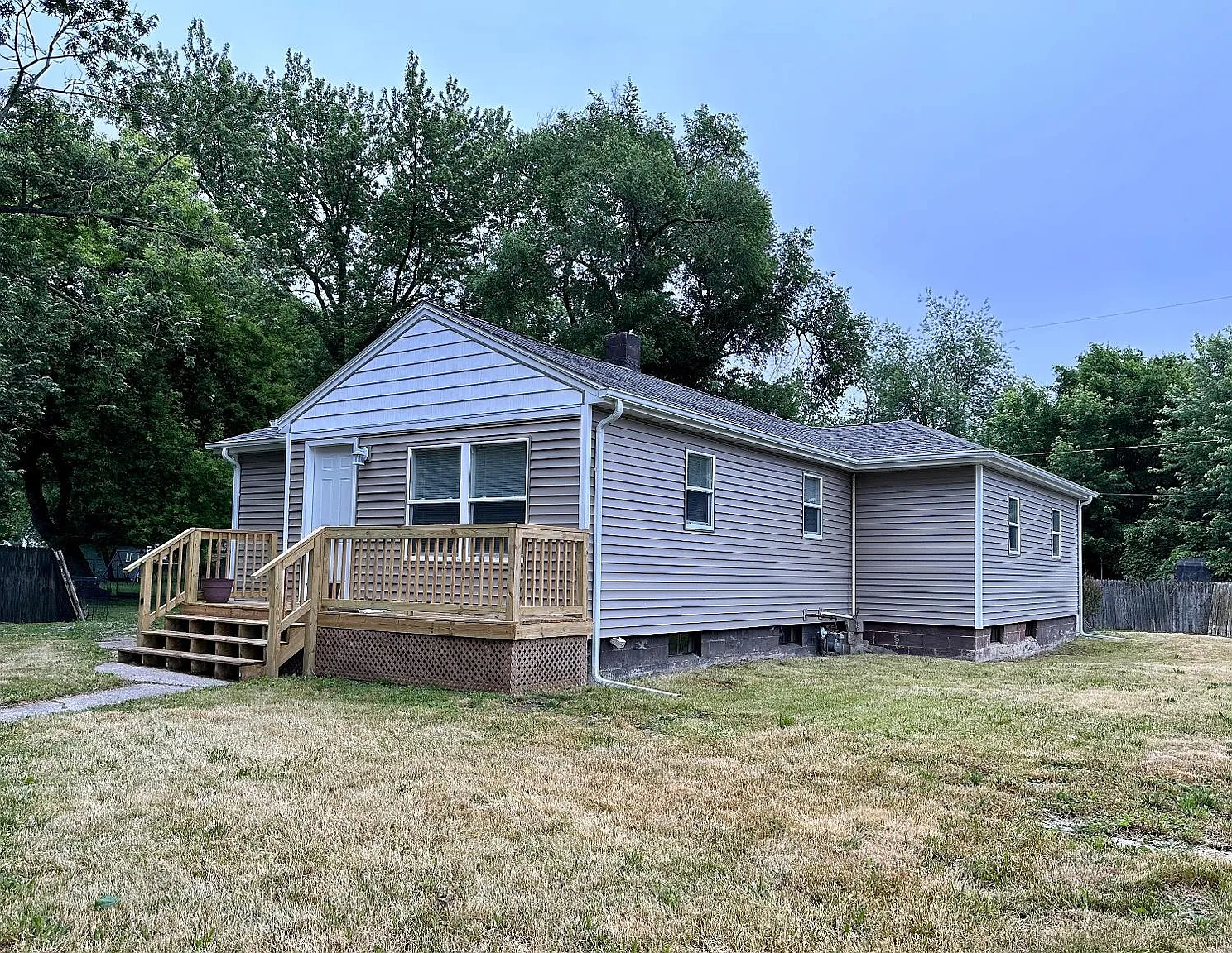 206 Worden St photo 1