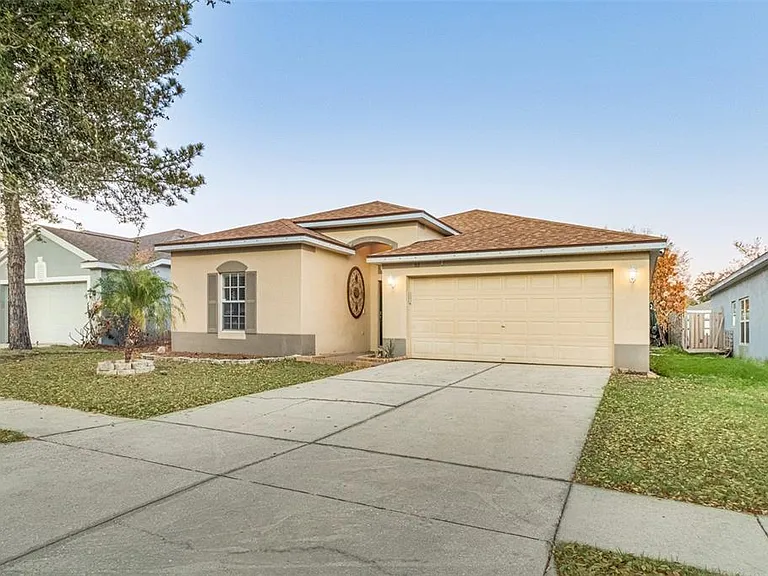 763 Star Pointe Dr — Photo 2