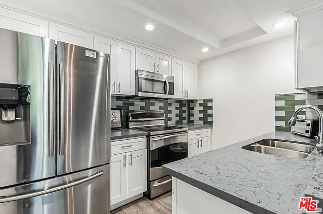 10535 Wilshire Blvd #404 — Photo 8