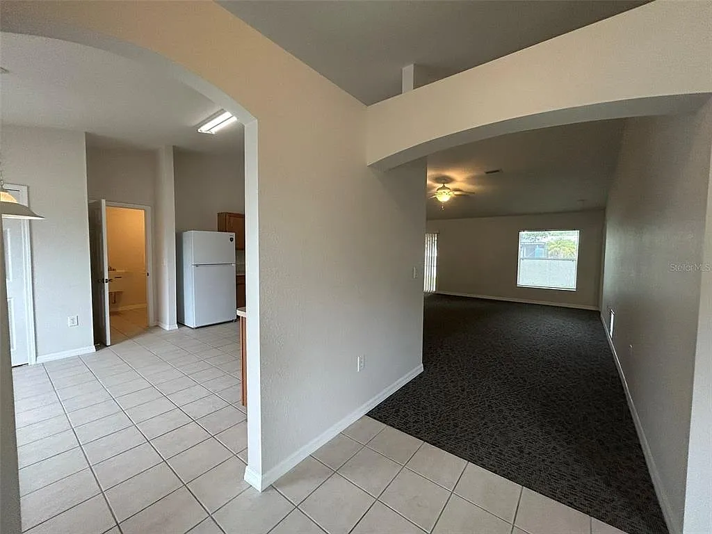 3 bed, 2.0 bath, 1840 sqft, $1,875 — Photo 2