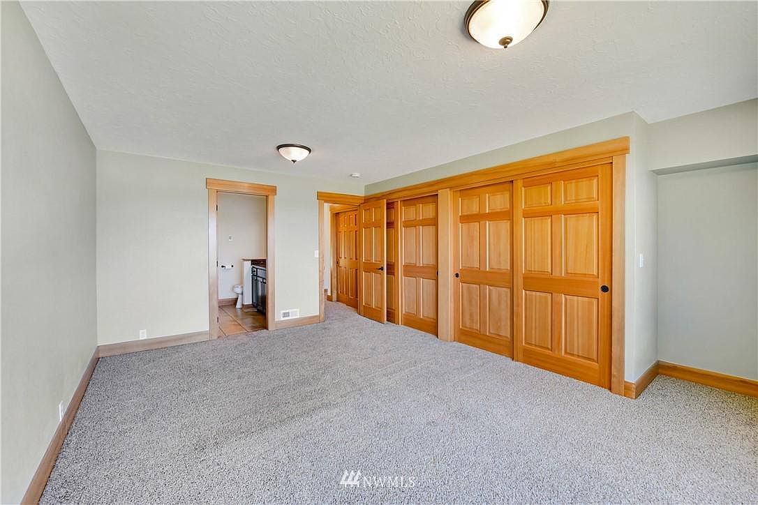 Oak Harbor, WA 98277