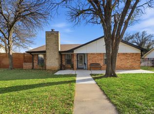 1008 Royal Ln, Graham, TX 76450