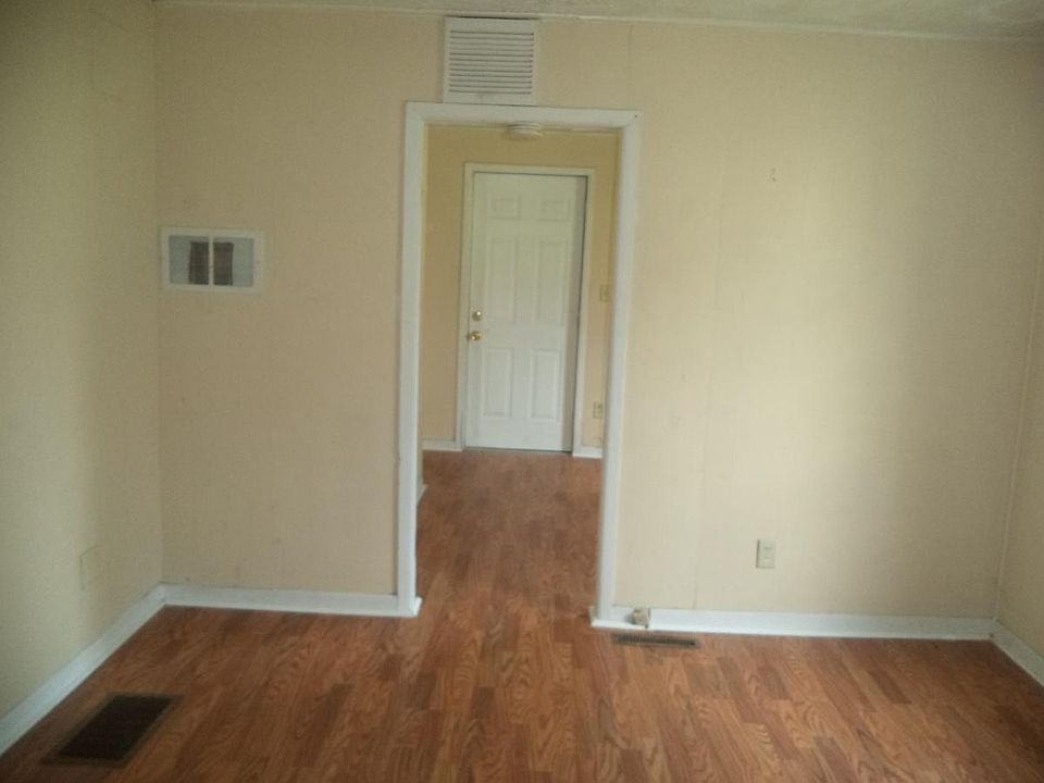 1st image of 1010 S 6th St APT 1