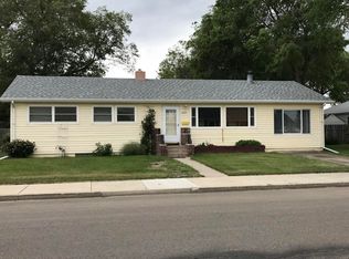 1227 8th Ave W, Williston, ND 58801