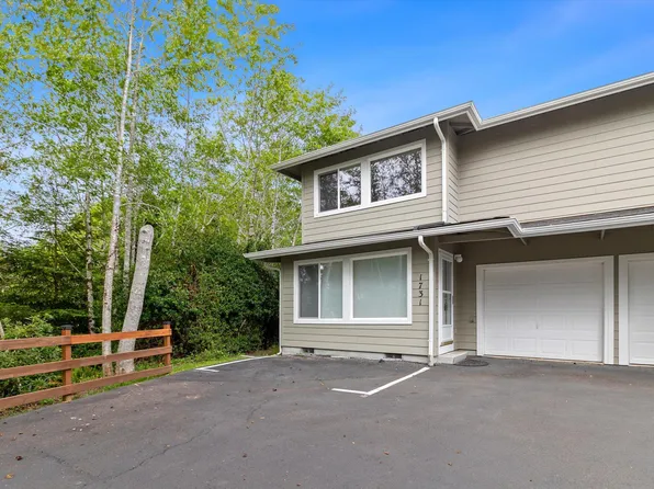 1731 NW 22nd St, Lincoln City, OR 97367