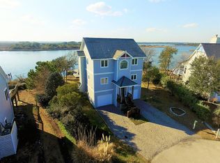 173 Old Village Ln, North Topsail Beach, NC 28460