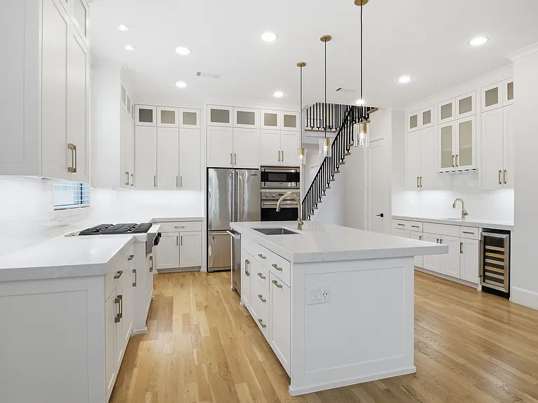 6431 Del Norte Ln — Photo 3