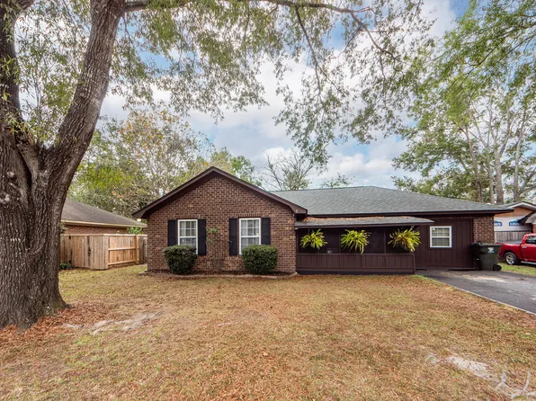 114 Gator Dr, Goose Creek, SC 29445