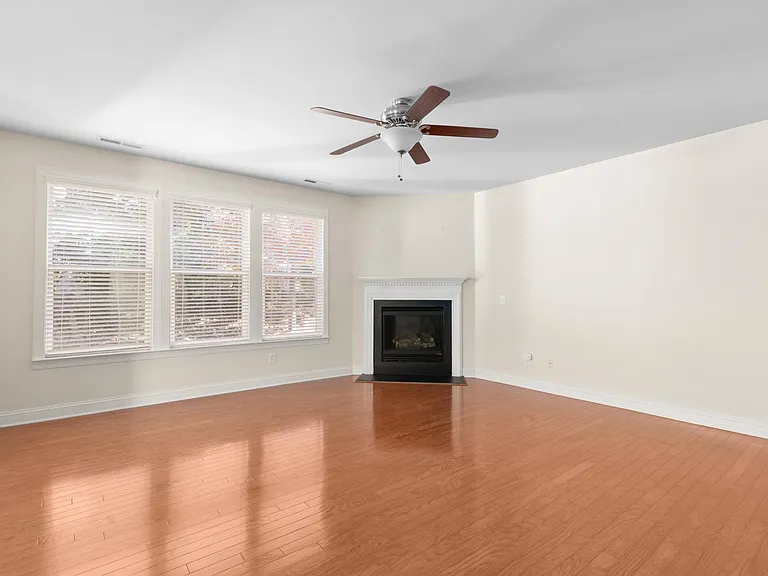 722 Pierside Dr — Photo 16