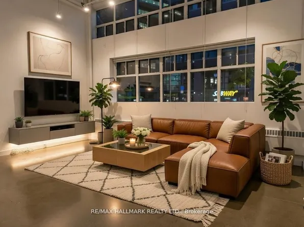 1173 Dundas St E #131, Toronto, ON M4M 3P1