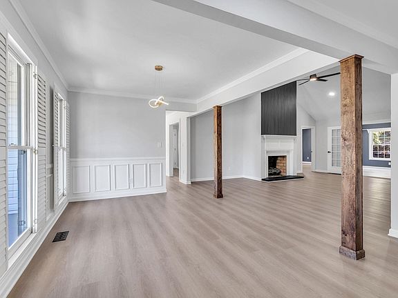 3rd image of 203 Briggs Dr