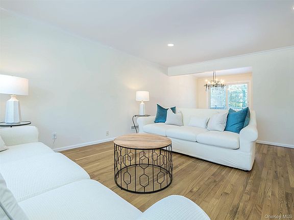 4th image of 4 Chevy Chase Road