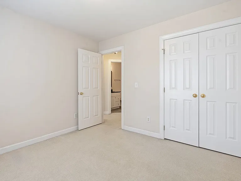 202 Greenview Dr — Photo 25