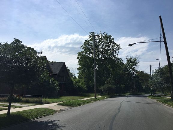 4th image of 999 Parkwood Dr