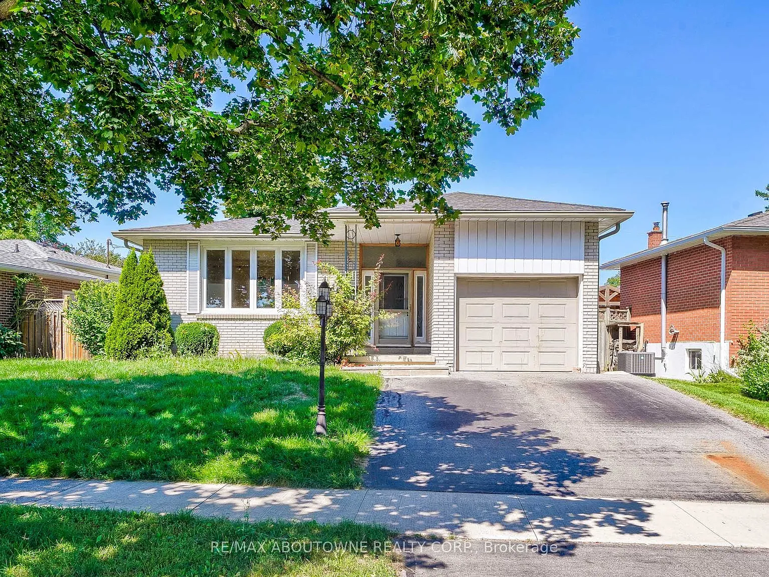 2 bed, $2,300 — Photo 1