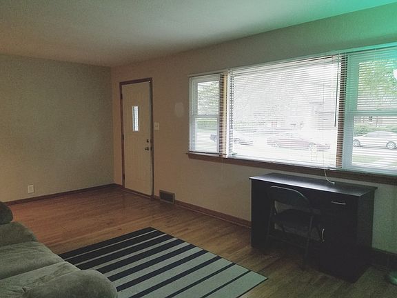 4th image of 521 N William St