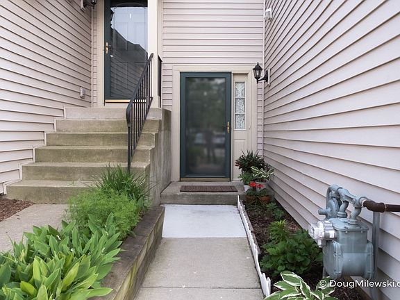 4th image of 200 Nicole Dr NW #C