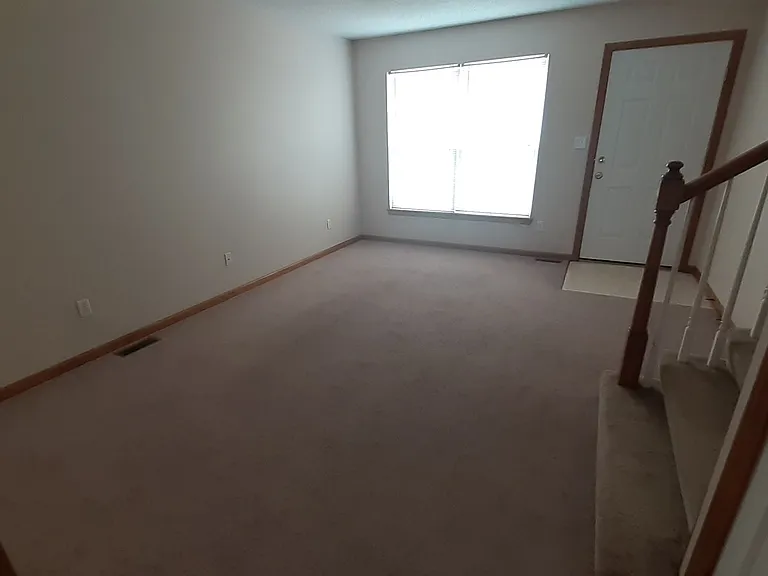 1206 Cottonwood Cir — Photo 3