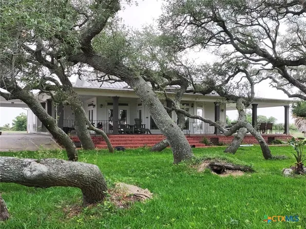 257 Whitaker Rd, Seadrift, TX 77983