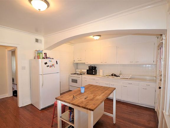 4th image of 4336 1/2 W Lawrence Ave Floor 2