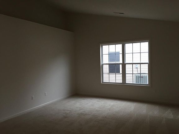 4th image of 552 Lucille Dr