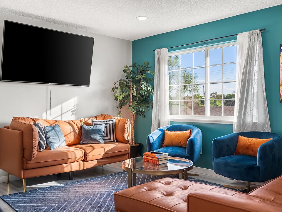 Main level living room