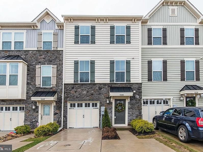 2nd image of 1270 Colonnade Ln