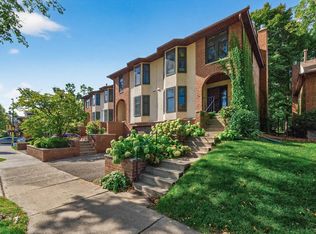 1946 Dupont Ave S, Minneapolis, MN 55403