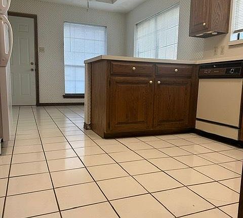 5th image of 4012 Angelina Dr