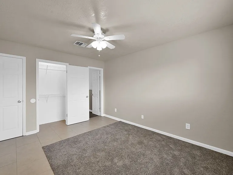 Lakeview Point Apartments — Photo 21