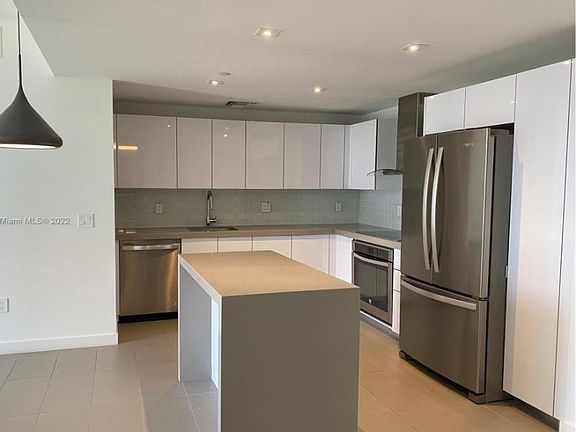 2nd image of 1600 NE 1st Ave #16