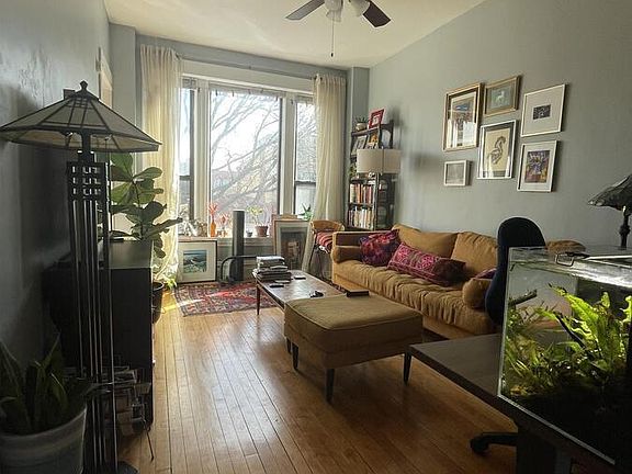 2nd image of 1028 N Marshfield Ave #3