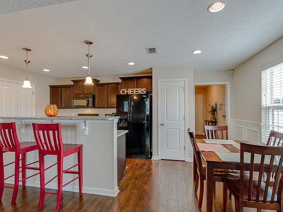 5th image of 4360 Aurora Cir
