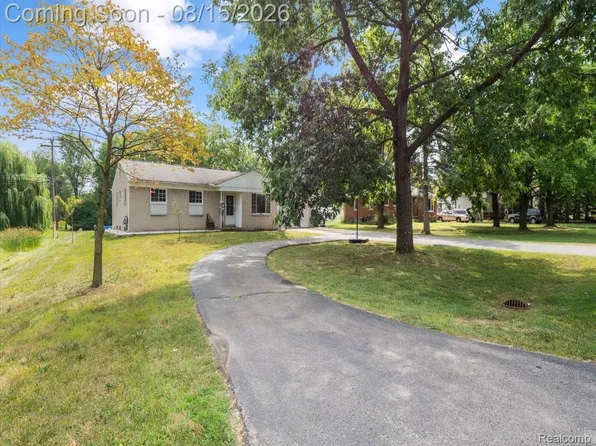 5660 Wright Dr, Troy, MI 48098
