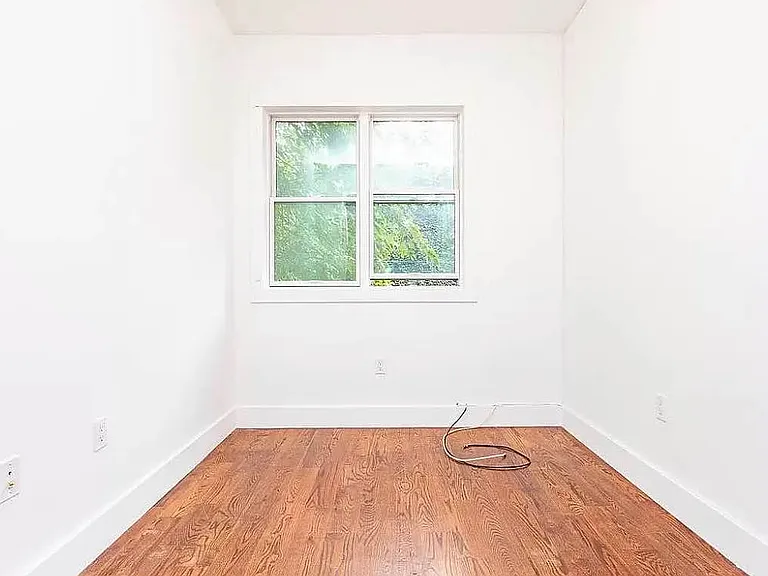 1074 Bergen St #4B — Photo 4