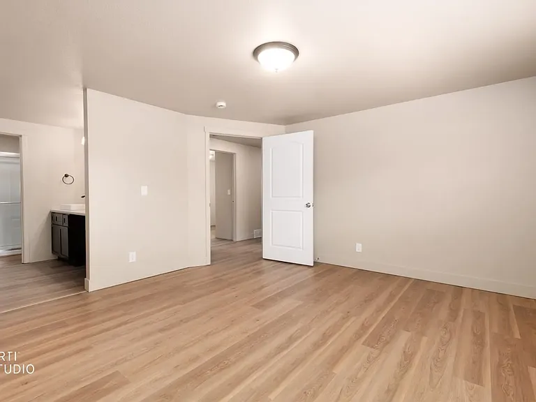 347 E State Rd — Photo 6