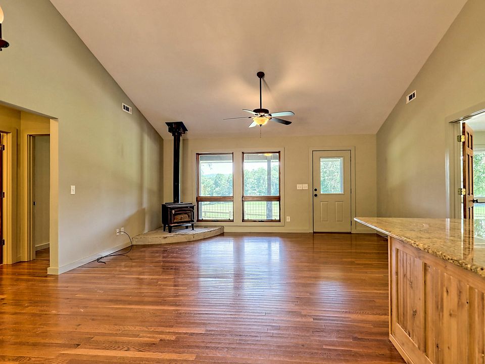 142nd image of 3622 Sandy Ford Rd