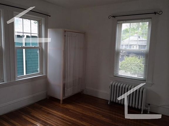 4th image of 23 S Hobart St #2