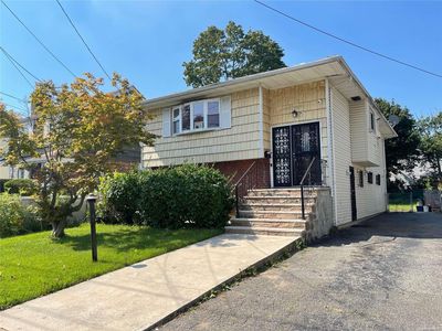 (Undisclosed Address), Hempstead, NY, 11550