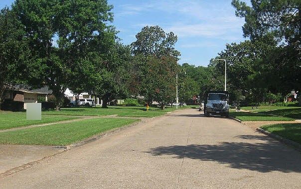 2nd image of 862 River Rd
