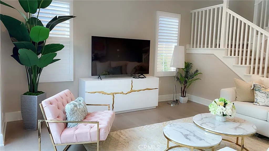 4 bed, 2382 sqft, $7,000 — Photo 2