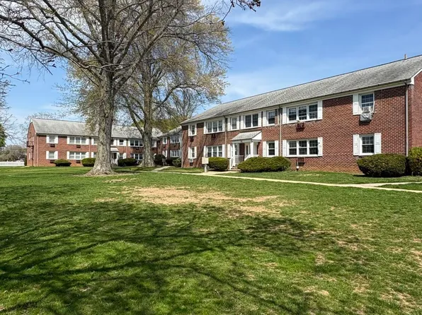 52 Stonehurst Boulevard #B, Freehold, NJ 07728