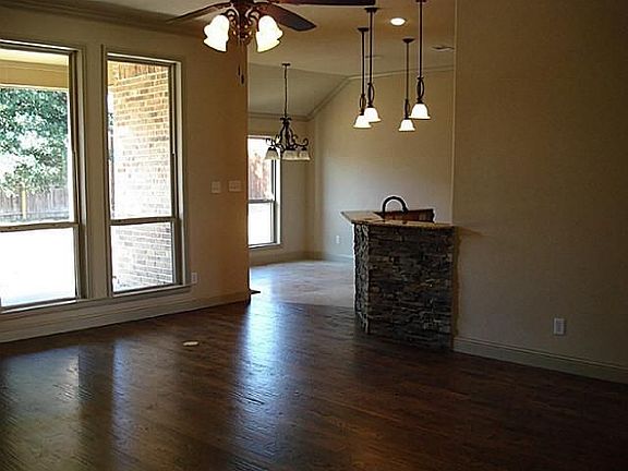 5th image of 1701 Yarmouth Ln