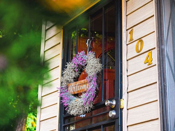 104 Lake Ave