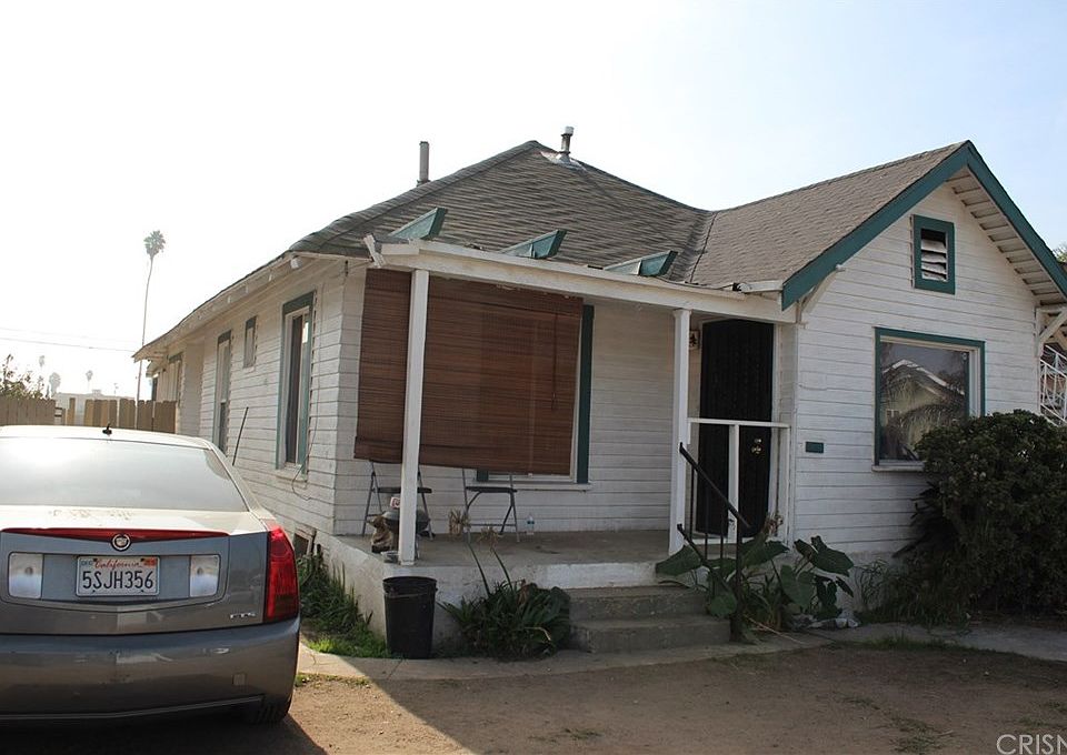 2nd image of 838 W 81st St