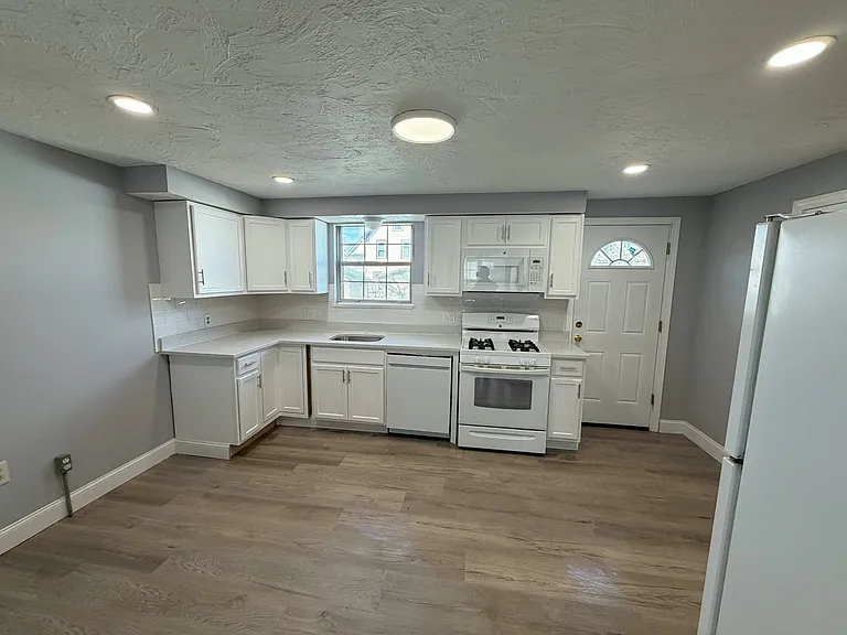 55 E St — Photo 10