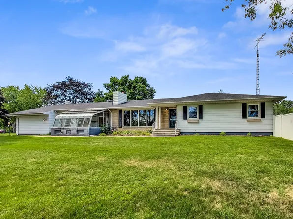 9296 Cleveland Ave, Baroda, MI 49101