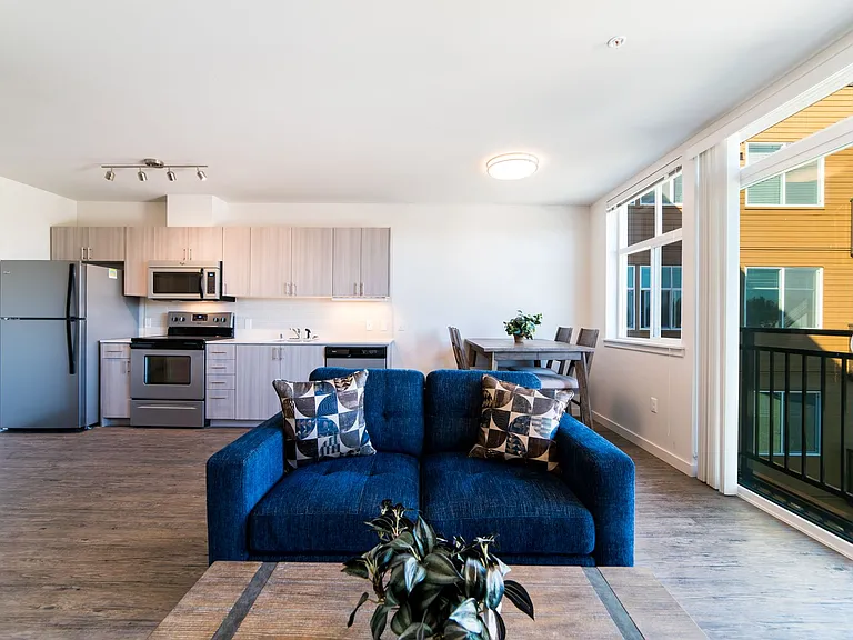123-4th Apts — Photo 3