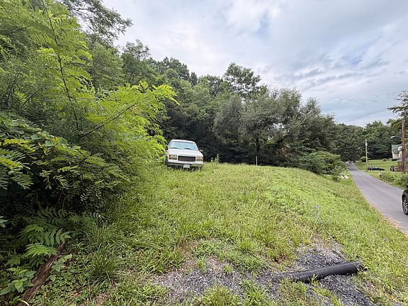5th image of 705 Coleman St Lot 9 & 10