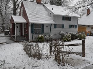 5915 Crawford Dr, Rockville, MD 20851